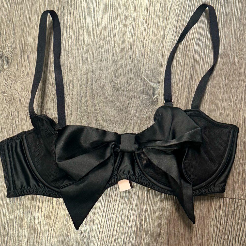 Black VS lingerie bow bra